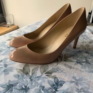 COACH round toe pump